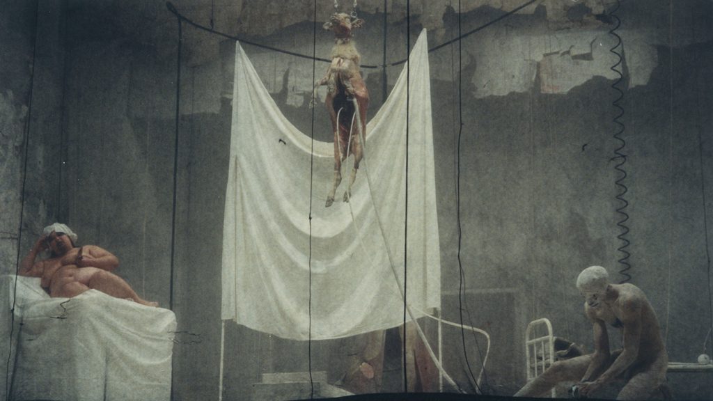 Livre-cadavre&nbsp;: corps stigmatisés et langue de la scène dans le théâtre de Romeo Castellucci