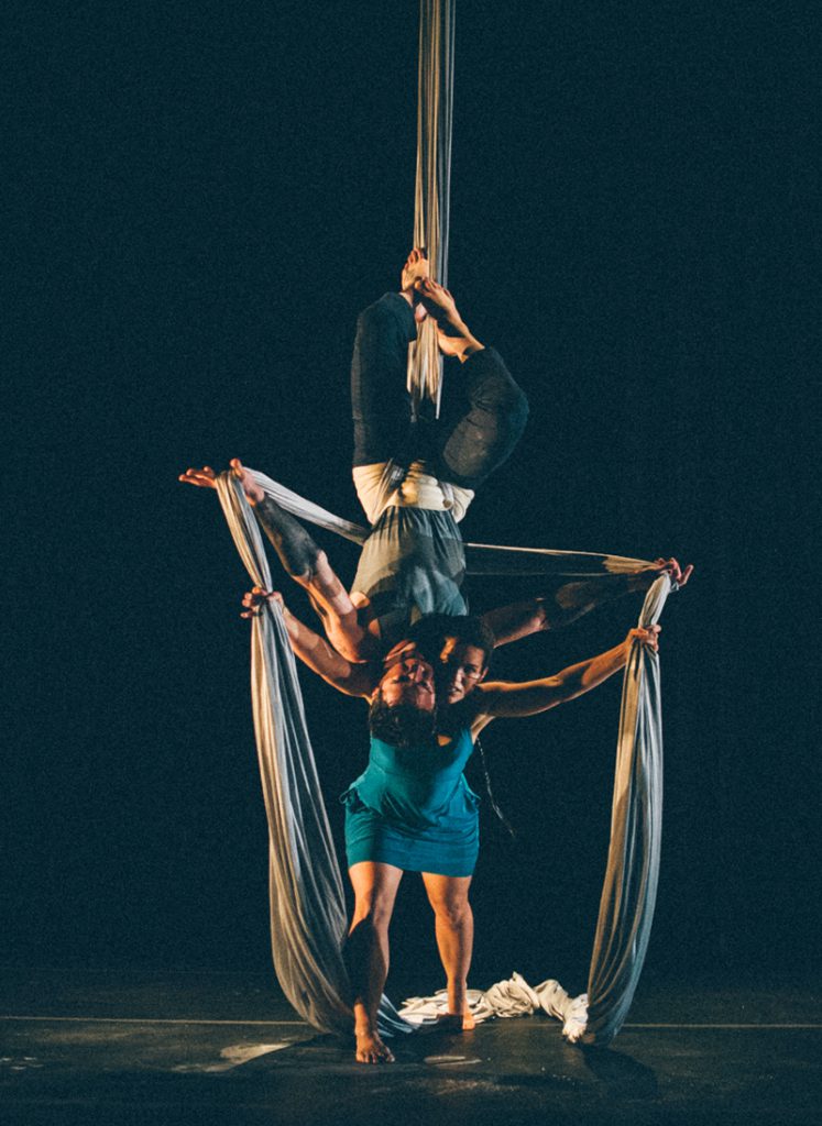 Mythes-jeux de refus : le champ relationnel comme lieu d’expérimentation du corps-acrobate