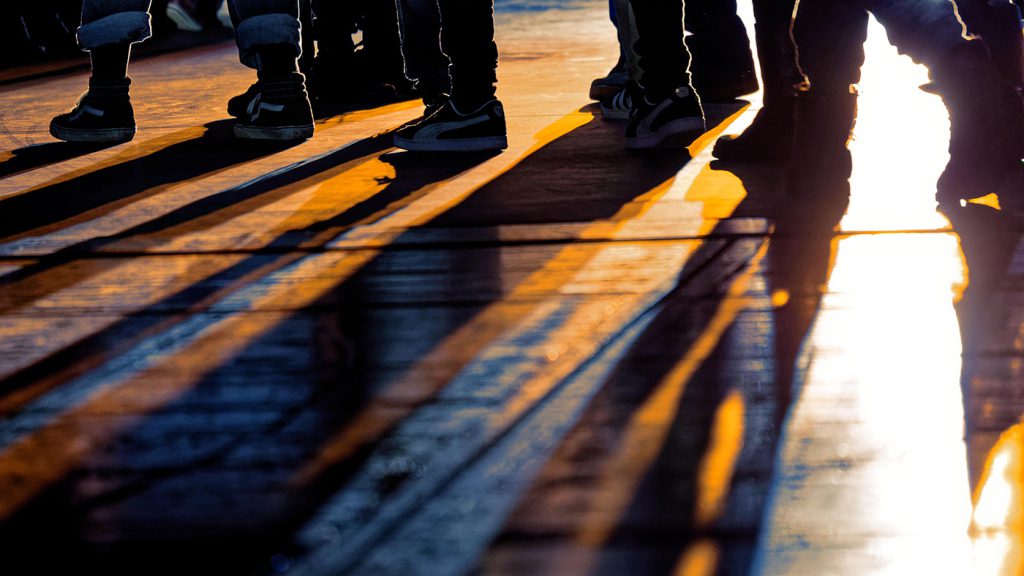 Spatialiser la performance poétique / situer l’action politique&nbsp;: éthique et esthétique de la poésie expérimentale chez Belén Gache et Cecilia Vicuña