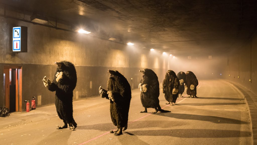 Fictions constituantes de la naissance et origines paléolithiques de l’art sur la scène contemporaine