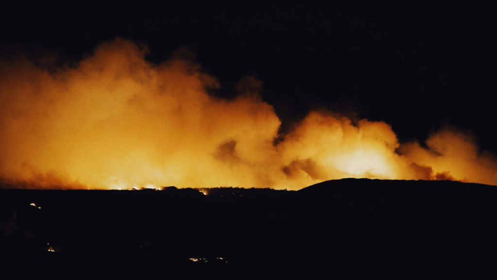 L’enfer est pavé de bonnes intentions&nbsp;: analyse de l’inaction climatique et écologique dans Pétrole de François Archambault et J’aime Hydro de Christine Beaulieu
